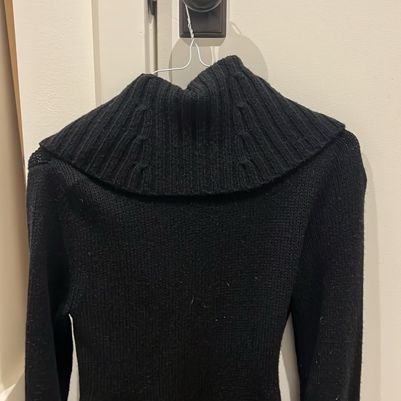 DTLM sweater great quality , just a light shaving needed . 33 long” - Picture 4 of 4